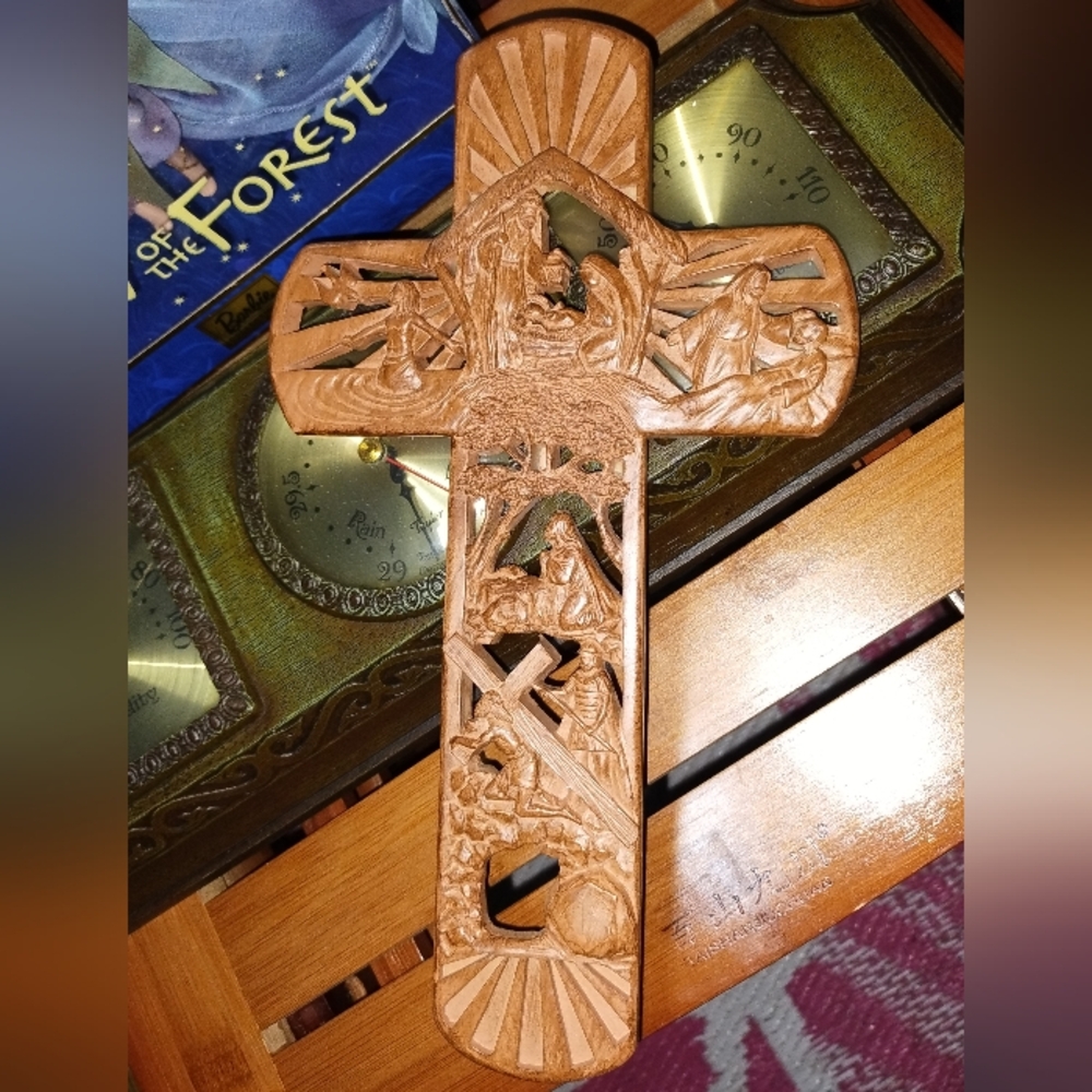 Life of Jesus, from the Crèche to the Cross Religious Christmas Present